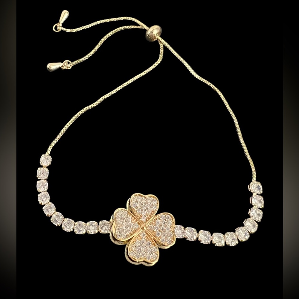 New Golden Copper Inlaid CZ 4 Leaf Movable Adjustable Bracelet